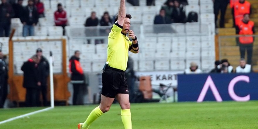 Gençlerbirliği 2. Kez İlk Yarıda 9 Kişi Kaldı