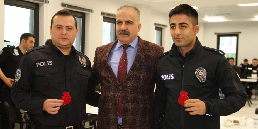 Sigarayı Bırakan Polislere Cumhuriyet Altını