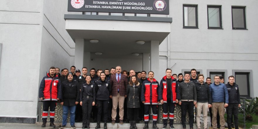 SİGARAYI BIRAKAN POLİSLER CUMHURİYET ALTINI İLE ÖDÜLLENDİRİLDİ