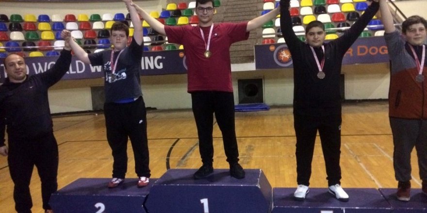 İhlas Koleji Öğrencisi Güreşte İstanbul Şampiyonu