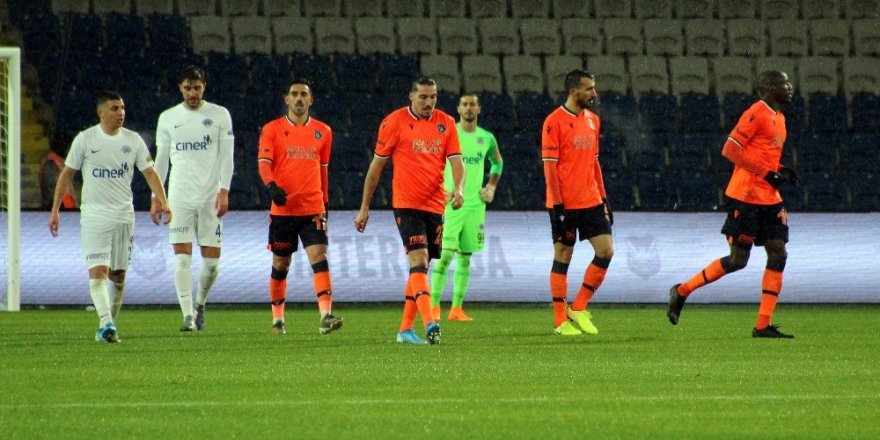 Süper Lig: Medipol Başakşehir: 5 - Kasımpaşa: 1 (Maç Sonucu)