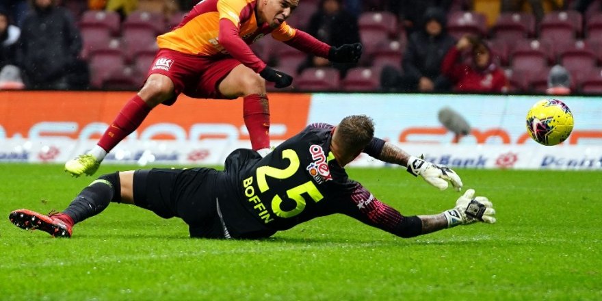 Süper Lig: Galatasaray: 3 - Antalyaspor: 0 (İlk Yarı)