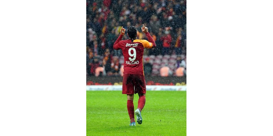 Galatasaray, Antalyaspor’u Farklı Geçti
