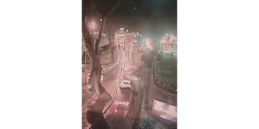 Sarıyer Çayırbaşı Tüneli Girişinde İstinat Duvarının Yıkılma Anı Kamerada