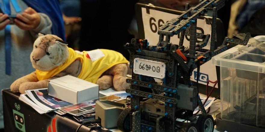 ROBOTLARLA BİRLİKTE YENİ MESLEKLER GELİYOR