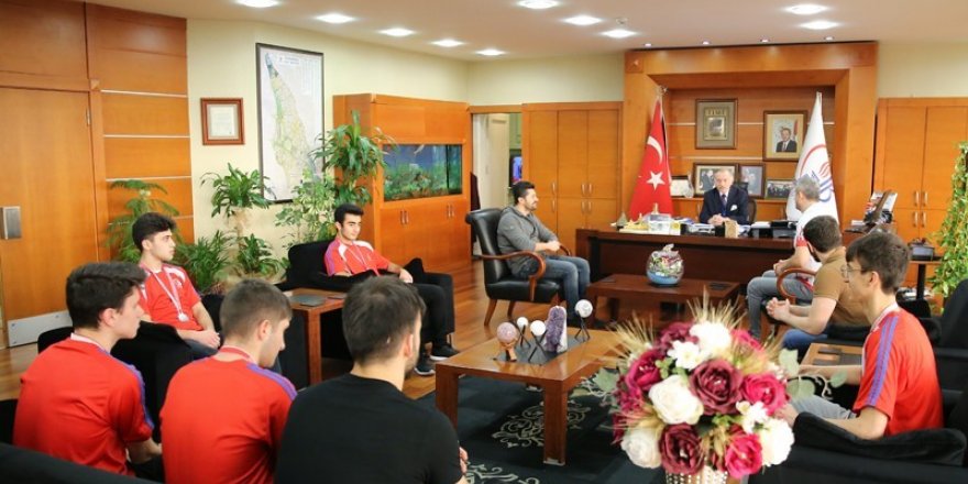 Bayrampaşalı Genç Boksörlerden Büyük Başarı