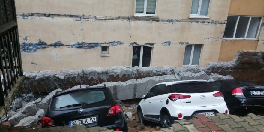 Kartal’da Site Otoparkında İstinat Duvarı Çöktü