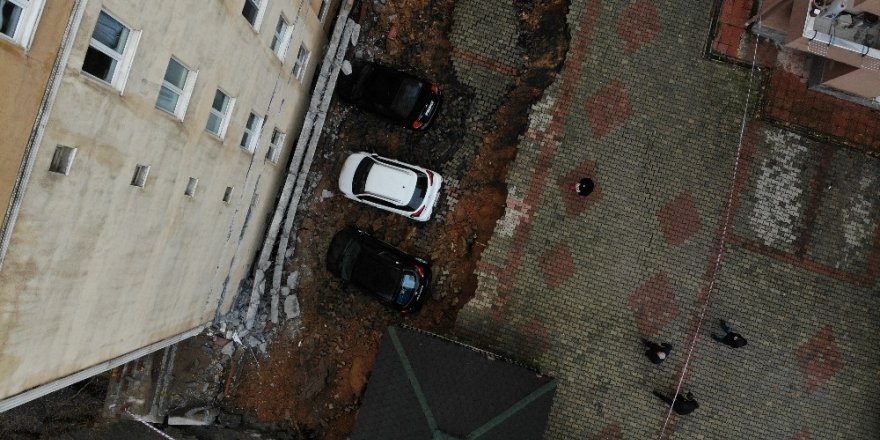Kartal’da Çöken İstinat Duvarı Havadan Görüntülendi