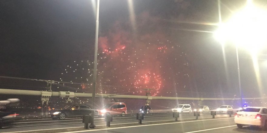 15 TEMMUZ ŞEHİTLER KÖPRÜSÜ'NDE YENİ YILA BÖYLE GİRDİLER