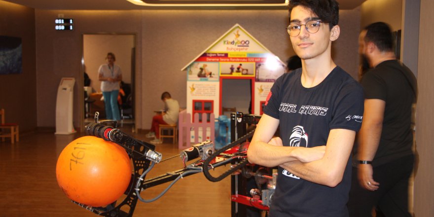 GENÇ ‘ROBOT TAKIMI’ ÇOCUKLARLA BULUŞTU