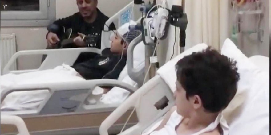 HALUK LEVENT'TEN HASTANEDE KÜÇÜK HAYRANLARINA YILBAŞI KONSERİ