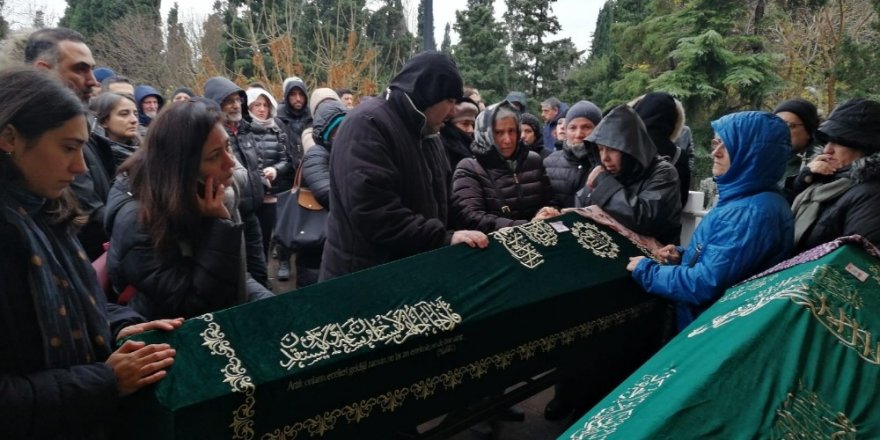 Annesini Ziyaretten Dönerken Otomobil Çarptı, Hayatını Kaybetti