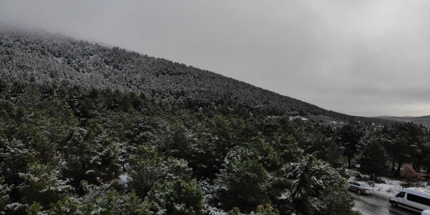 Kar Yağışıyla Beyaza Bürünen Aydos Ormanı Havadan Görüntülendi