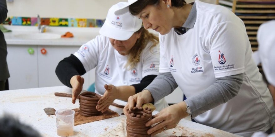 Kağıthane’de Farklı Kuşaklar Seramik Sanatıyla Buluştu