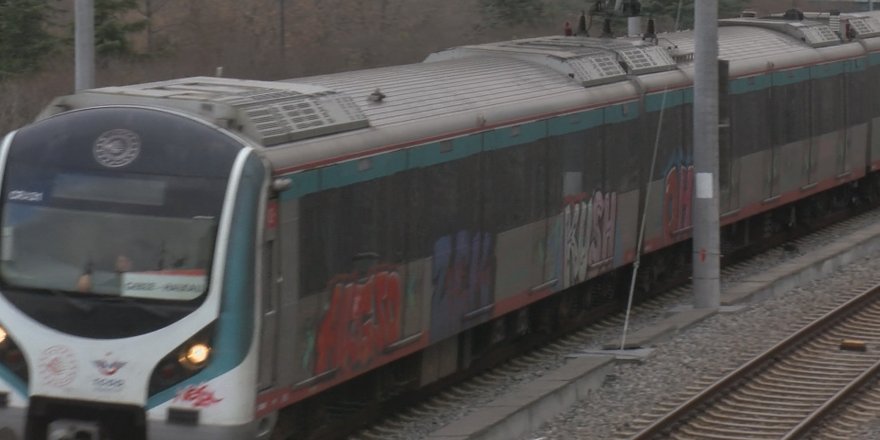MARMARAY TRENLERİNİ BOYAYAN GRAFİTİCİLERİN TCDD'YE FATURASI 55 BİN LİRA