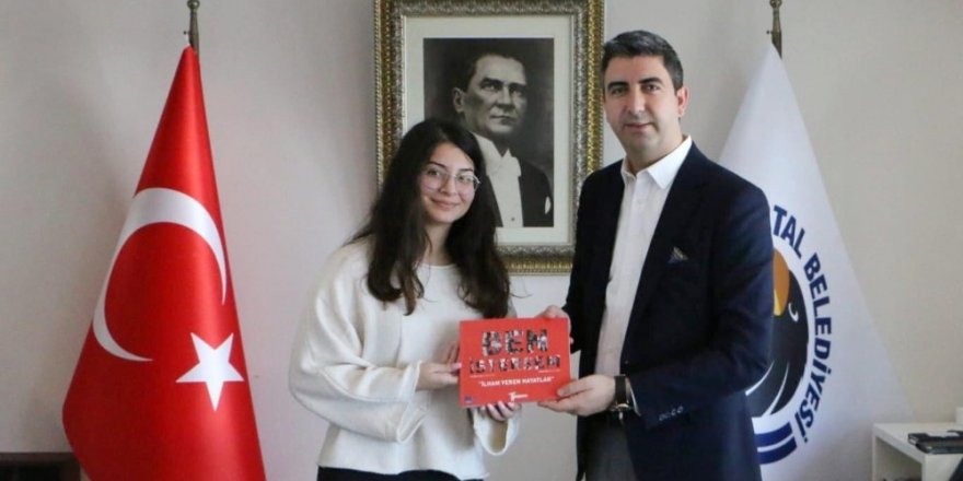 Kartallı Stanford Öğrencisi Neval Çam’dan, Başkan Gökhan Yüksel’e Ziyaret