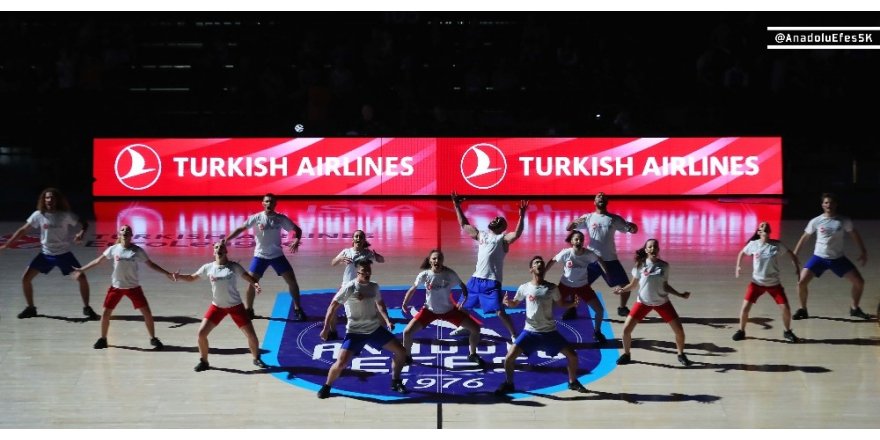 Anadolu Efes’in Maçında Gerçekleşen ’Kan Kanseri Mücadele Dansı’ Büyük Alkış Topladı