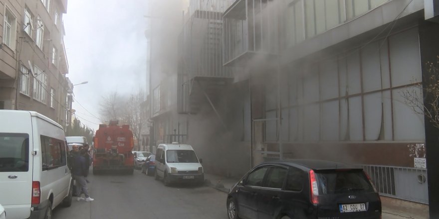 BAĞCILAR'DA DAHA ÖNCE 2 KİŞİNİN ÖLDÜĞÜ İŞ YERİNDE YİNE YANGIN ÇIKTI