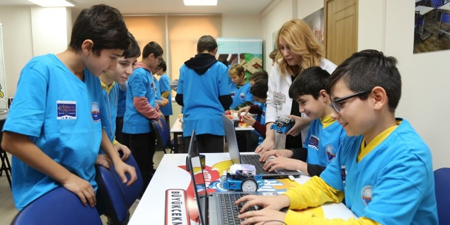 Büyükçekmeceli Çocuklara “Robotik Kodlama” Eğitimi