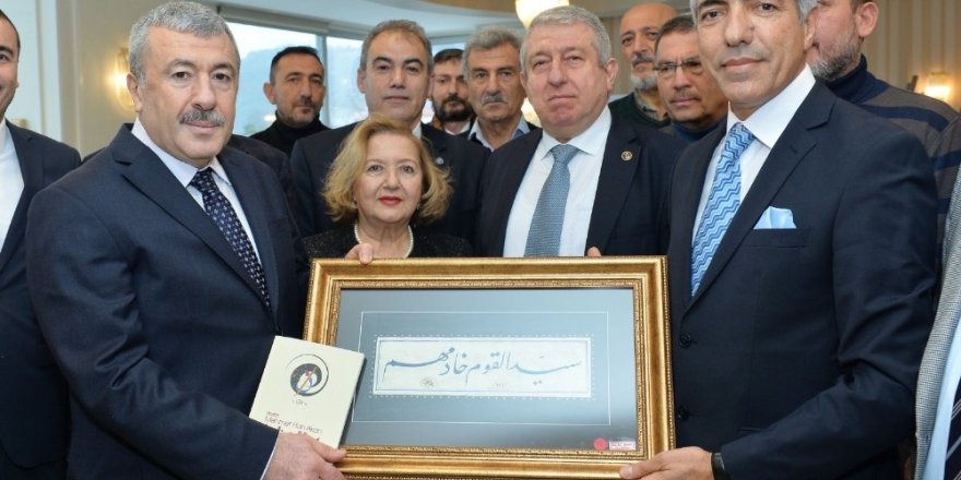 Emekli Polis Memurundan ‘Aşk-ı Hat’ Sergisi