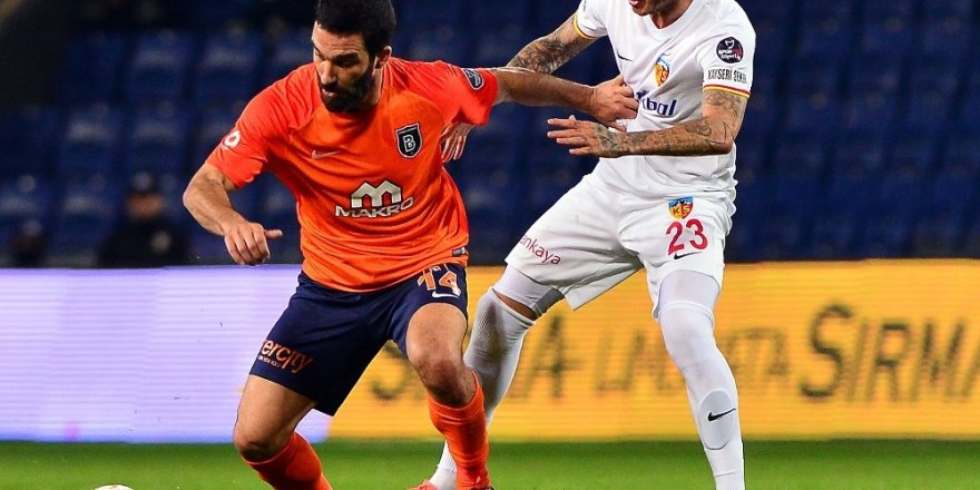Başakşehir, Arda Turan İle Yollarını Ayırdı!