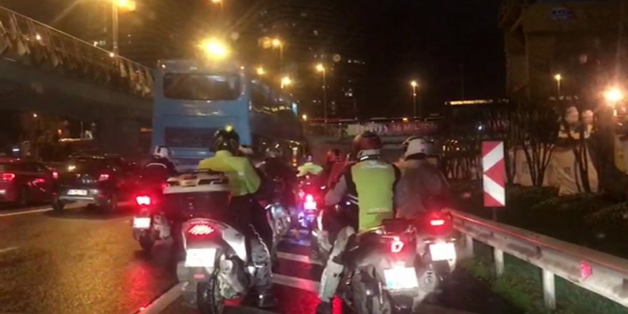 Motosiklet Sürücülerine Şiddetli Fırtına Engeli