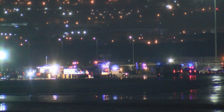 SABİHA GÖKÇEN HAVALİMANI'NDA UÇAK KURTARILDI, PİST TEMİZLENİYOR 