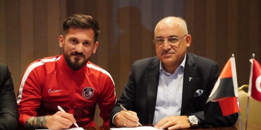 Gaziantep Fk’da İki Futbolcunun Sözleşmesi Uzatıldı
