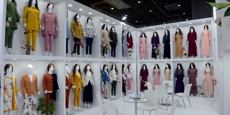 El Yapımı Bebek Ayakkabıları Ve Tek Seferde Kapanan Bebek Arabası Görücüye Çıktı