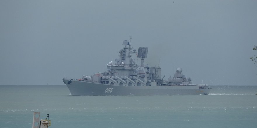 İSTANBUL'DA BEKLEYEN RUS SAVAŞ GEMİSİ KARADENİZ'E DÖNDÜ