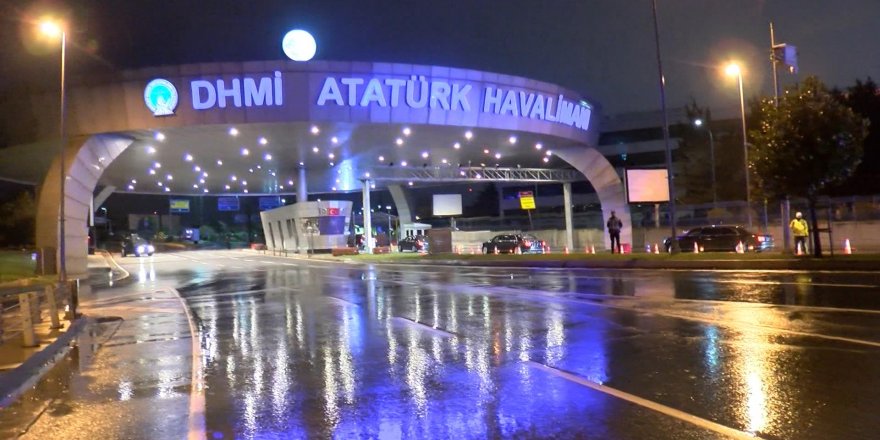 RUSYA DEVLET BAŞKANI PUTİN ATATÜRK HAVALİMANI'NA GELDİ