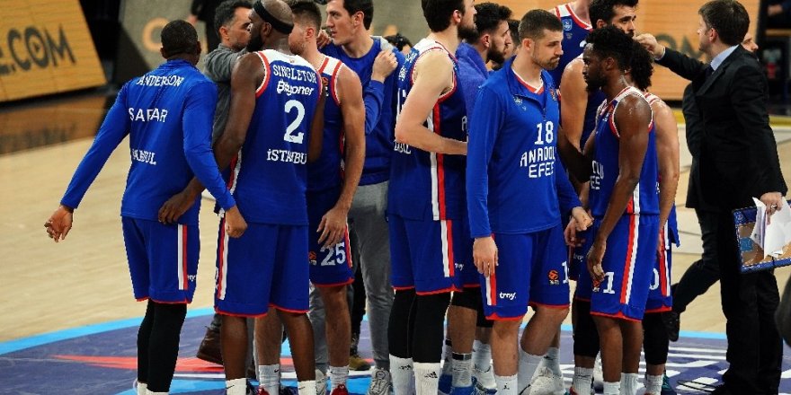 Anadolu Efes, Barcelona Deplasmanında