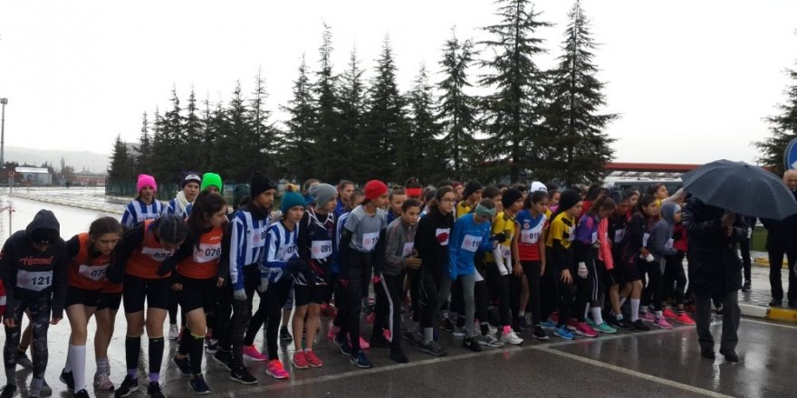 Eyüpsultanlı Atletler Yeni Yıla Şampiyonlukla Başladı