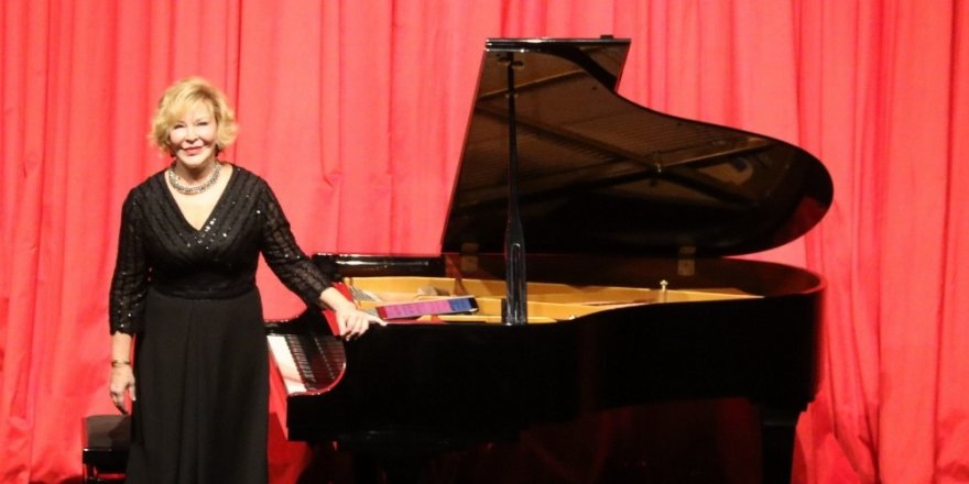 Gülsin Onay’dan Ataşehir’de Piyano Resitali