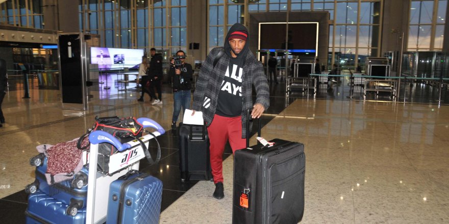 RYAN BABEL, İSTANBUL'DAN AYRILMAK ÜZERE HAVALİMANINA GELDİ