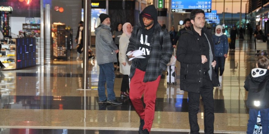 Ryan Babel, İstanbul’dan Ayrıldı