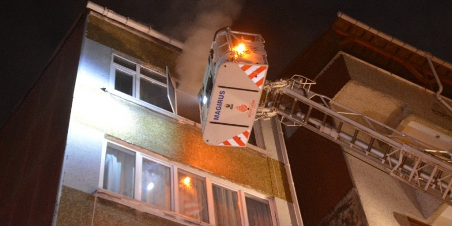 Şişli’de Bir Kadın Sattığı Evi Ateşe Verip Kaçtı