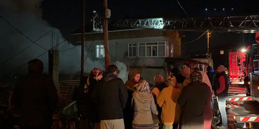 İSTANBUL - KARTAL'DA GECEKONDU YANGINI