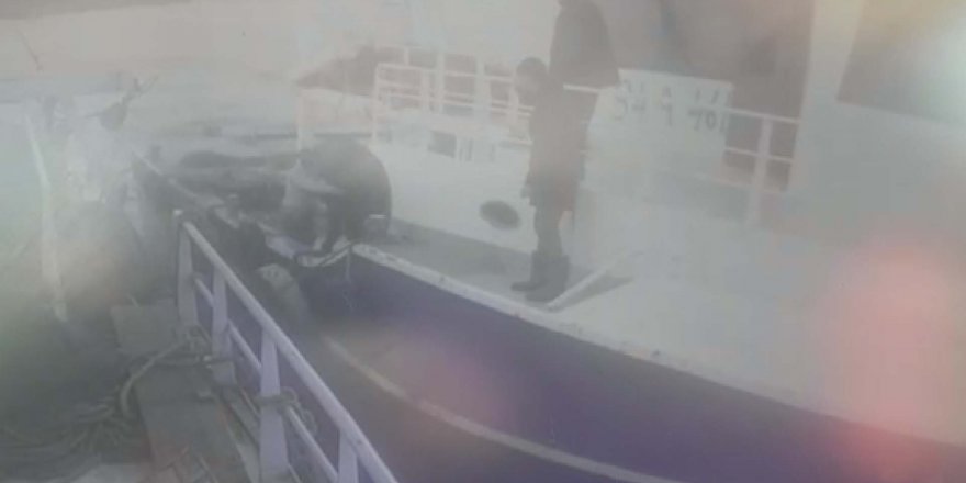 KİLYOS'TA TANKERİN ÇARPTIĞI TEKNEDEKİLERİN KURTARILMA ANI GÜVENLİK KAMERASINDA
