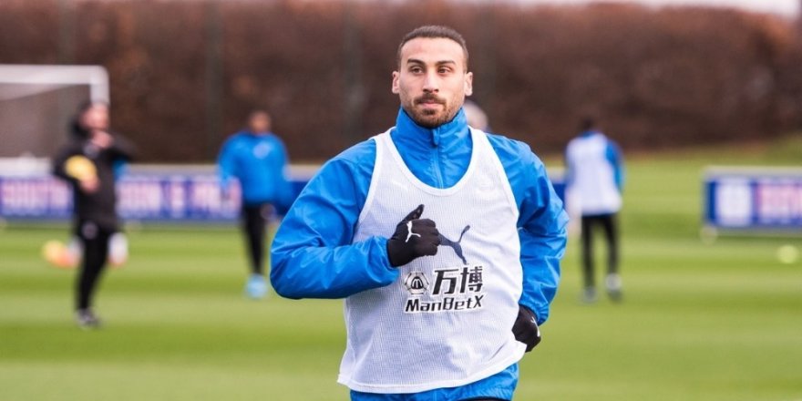 Cenk Tosun Resmen Crystal Palace’ta