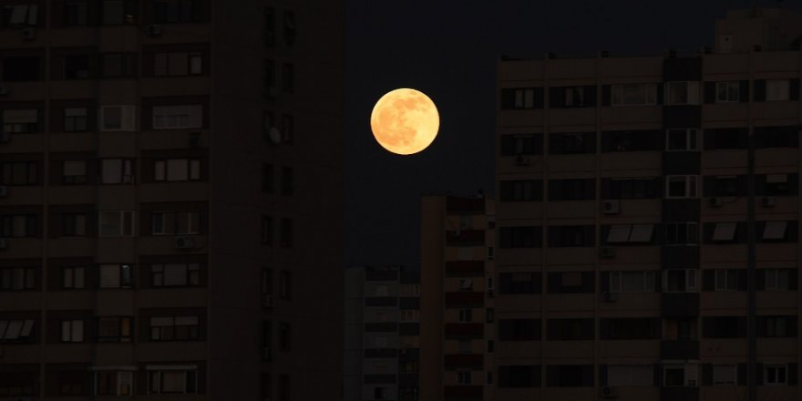 Yılın İlk Ay Tutulmasından Önce, Dolunayın Parlaklığı Dikkat Çekti