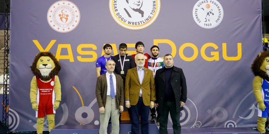 YAŞAR DOĞU ULUSLARARASI GÜREŞ TURNUVASI’NDA MİLLİLERDEN 2 GÜNDE 13 MADALYA