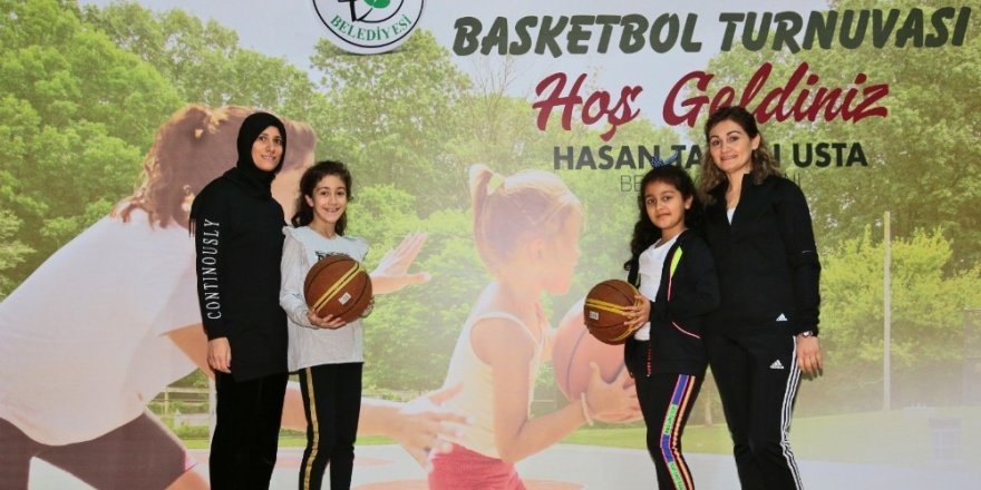 Anne-çocuk Basketbol Turnuvasında Renkli Görüntüler Yaşandı