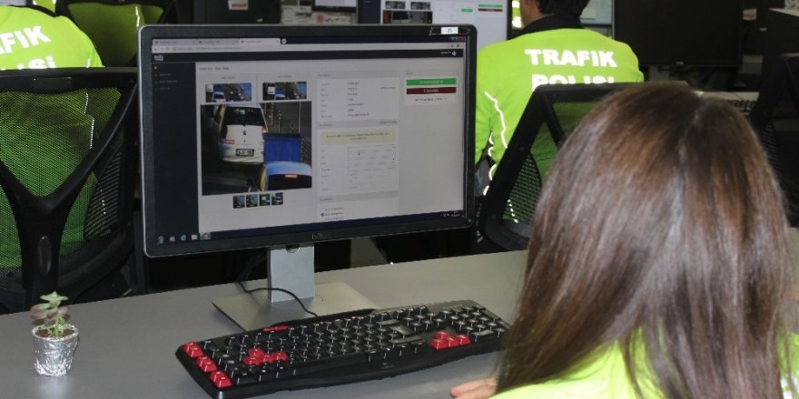 Megakentin Sürücüleri 455 Eds Kamerasıyla İzleniyor