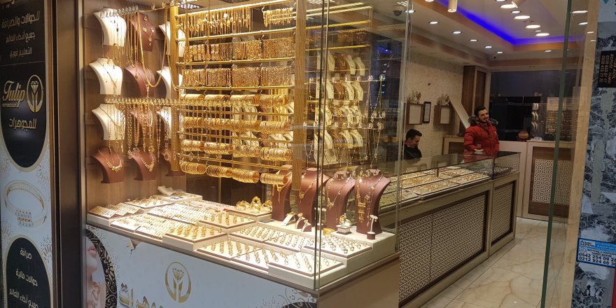 KAĞITHANE'DE SOYGUNCULAR CAMI KIRAMAYINCA BÖYLE KAÇTI