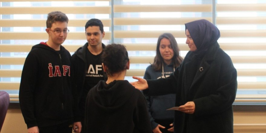 Kaya’dan Öğrencilere Altın Öğütler: "İdeallerinizden Vazgeçmeyin"