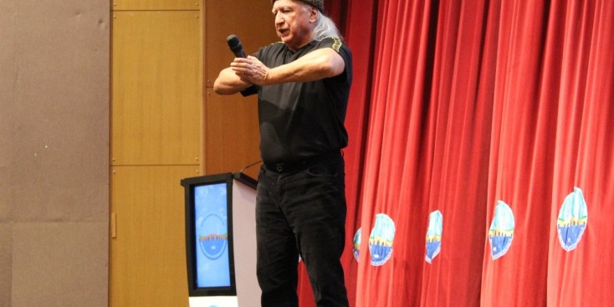 Prof. Dr. Üşümezsoy: "30 Kilometrelik Bir Kanalın Açılması Depreme Sebep Olmaz"