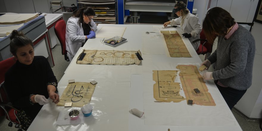 TARİHİ BELGE VE KİTAPLAR BU ATÖLYEDE YENİDEN HAYAT BULUYOR 