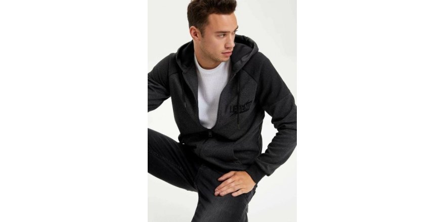 2019’un Favorisi Siyah, 2020’ye De Damga Vuruyor