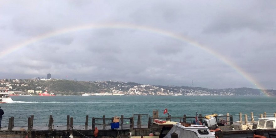 İstanbul Boğazında Muhteşem Gökkuşağı Görüntüsü